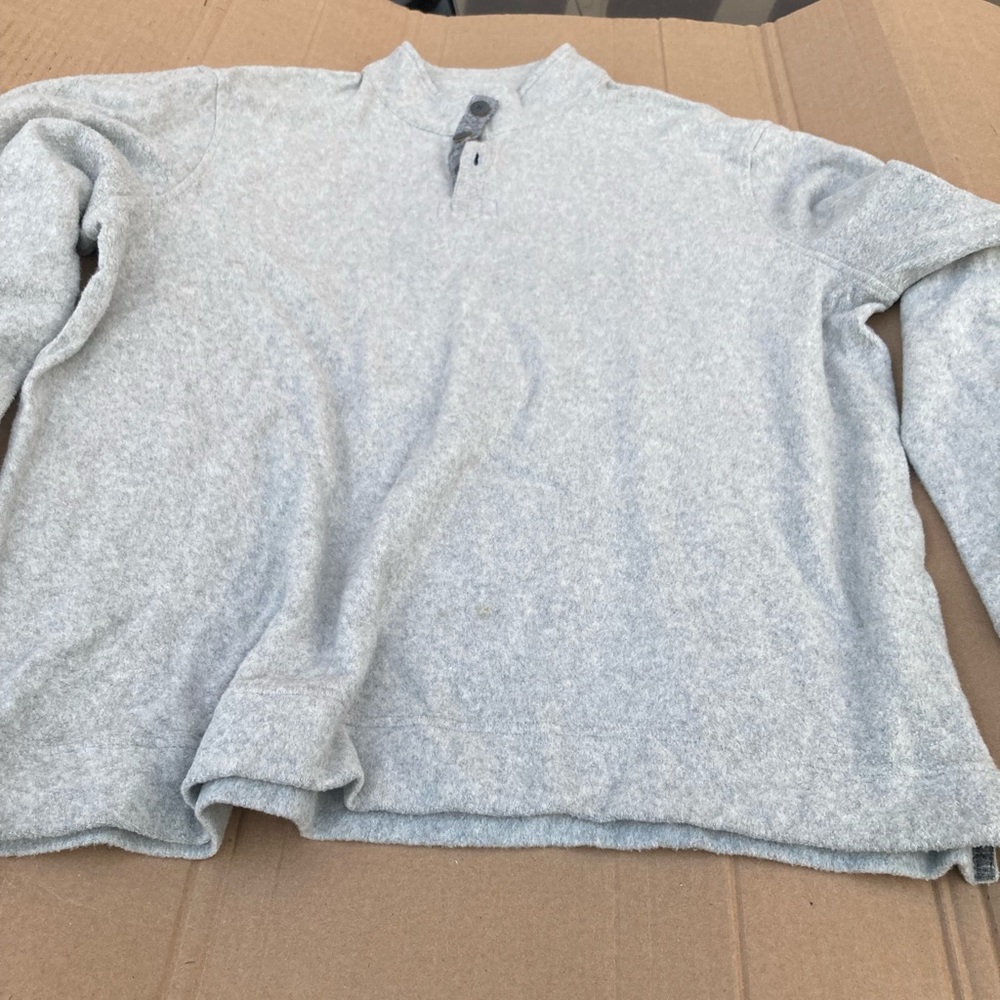 Johnnie’s O Men's Gray Sweater